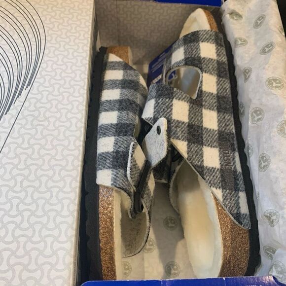 Birkenstock | Arizona Shearling Sandals - Picture 7 of 12